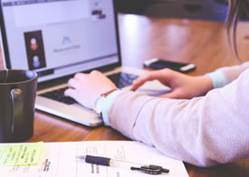 使用脉冲激光清洗机需要注意什么？