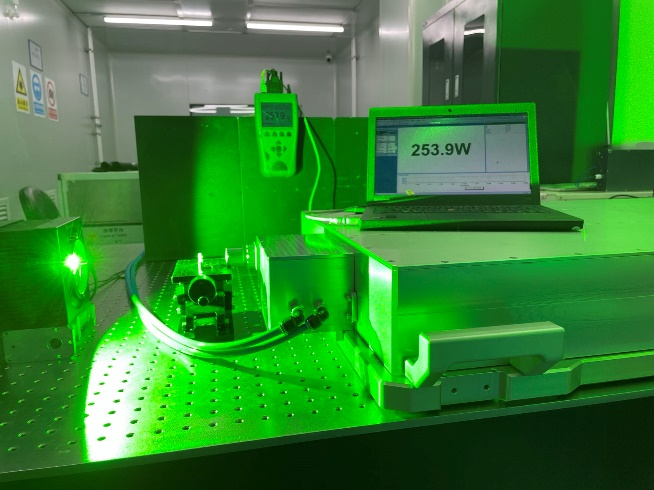 北京盛镭：200瓦工业级绿光皮秒激光器