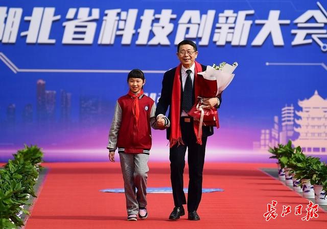 光纤激光(光纤激光器的原理) 第2张